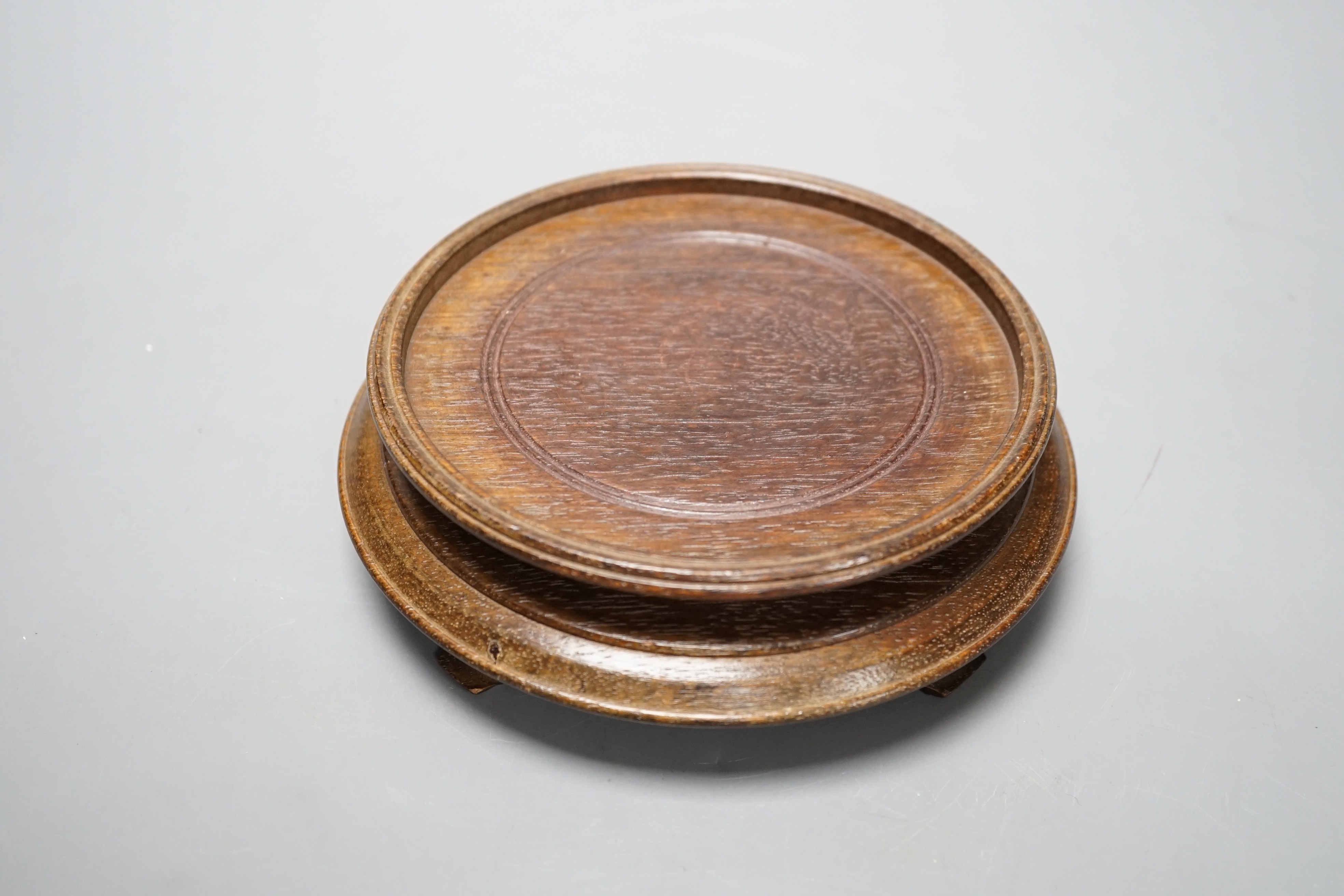 An 18th century Chinese export mandarin pattern porcelain bowl with hardwood stand 28.5cm diameter